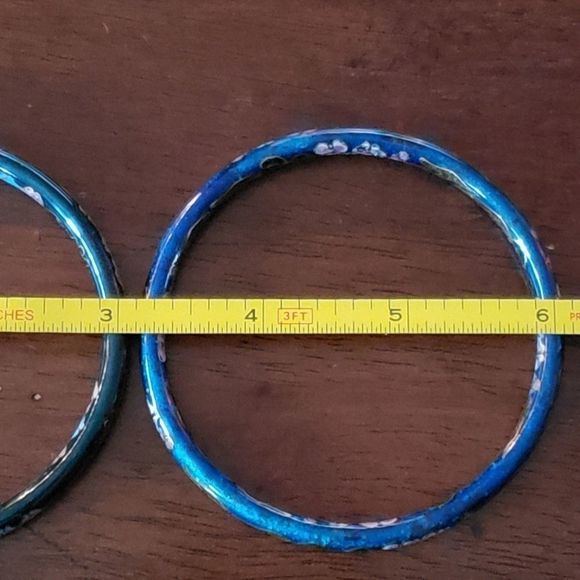 Beautiful Set of Vintage Cloisonné Floral Design Bracelets - Picture 7 of 7